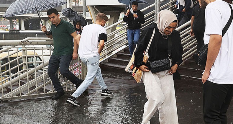 İstanbul Valisi Davut Gül’den ‘sağanak nedeniyle su baskını’ uyarısı