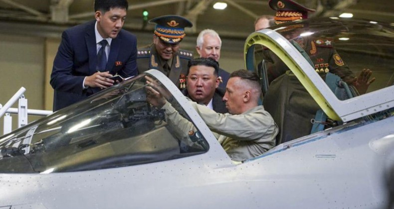 Kuzey Kore lideri Kim Rusya’da uçak fabrikalarını gezdi