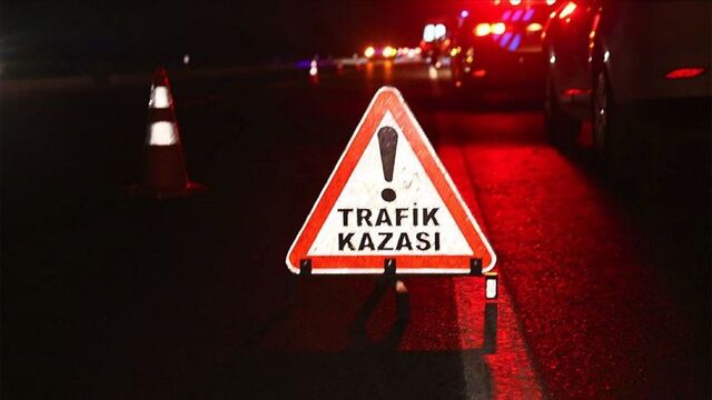 Adana’da kamyonla çarpışan otomobildeki 2 kişi öldü