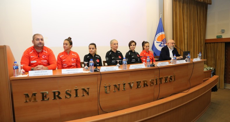 A Milli Kadın Futbol Takımı Mersin Üniversitesi’ne konuk oldu