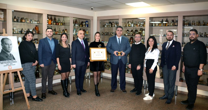 Adana Eczacı Odası’na ‘Altın Havan Ödülü’ Verildi