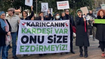 Hayvan Hakları Savunucuları İktidarın Yasaya Aykırı Politikalarını Protesto Etti