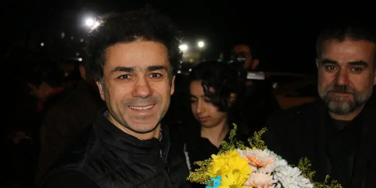 Gazeteci Sedat Yılmaz Ceza Evinden Çıktı, Yılmaz: “Kürtlerin Yolu Bir Şekilde Cezaevine Düşüyor”