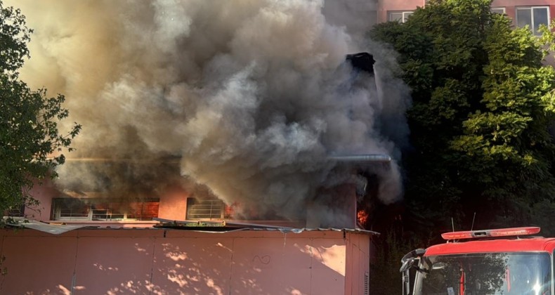 Adana Eski Devlet Hastanesinde Yangın Çıktı