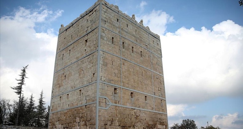 Uzuncaburç Antik Kenti’nde Rahip Kralların Kaldığı 2400 Yıllık Kule Restore Edildi