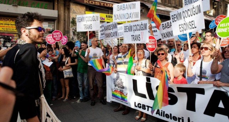 LGBTİ+ Aileleri :Özgürlüklerimiz ve İnsan Hakları için Birlik Olma ve Benim Çocuğum’u İzleme Zamanı”