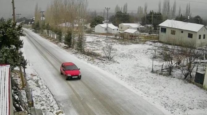 Mersin’de Kar Yağışı: Üreticilere Don Uyarısı