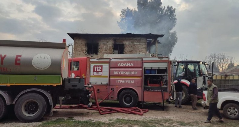 Kozan’da ev yangını: Bir anne ve 2 çocuğu hayatını kaybetti
