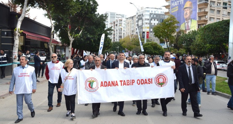 Adana’da Beyaz Yürüyüş: “Zor zamanlardan çıkamadık”