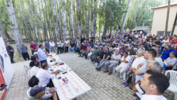 Vahap Seçer Silifke’deydi: “Hizmetlerimizi artırarak devam ettireceğiz”