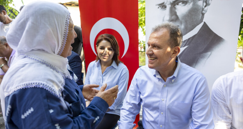 Vahap Seçer, bayramın 4. gününü Mezitli halkıyla geçirdi