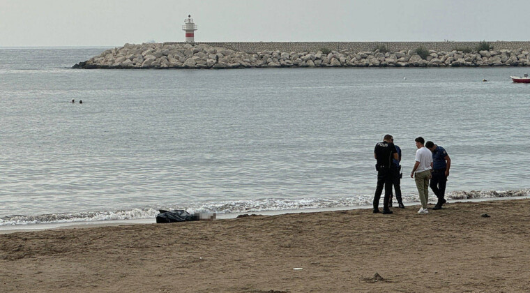 Mersin’de denize giren bir kişi boğularak hayatını kaybetti