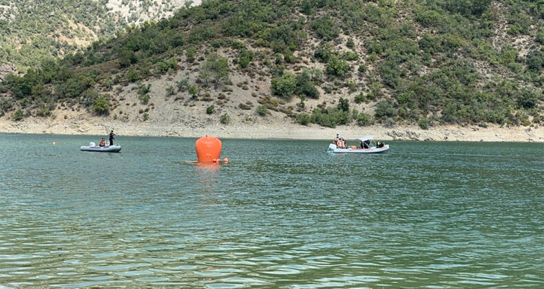 Adana Kozan’da göle düşen helikopter aranıyor