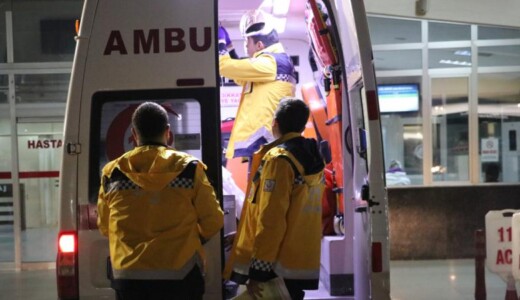 Adana’da bir erkek annesini ve anneannesini öldürdü: Baba ağır yaralı