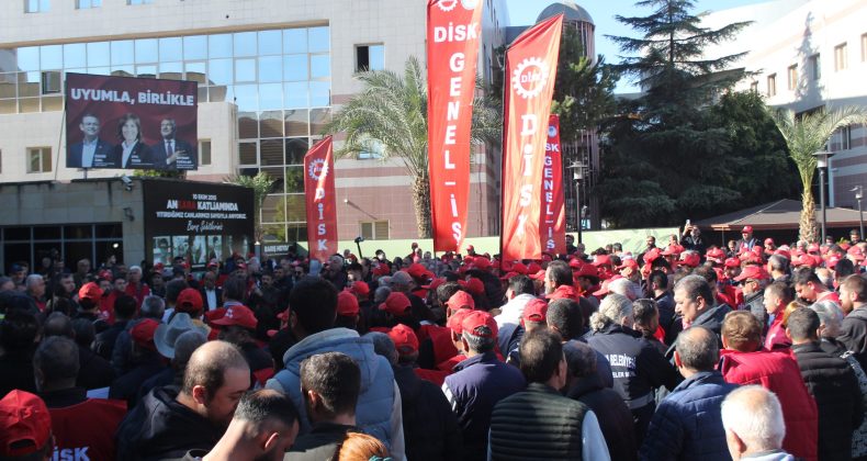 DİSK, “Seyhan Belediyesi Yönetimi tarihe,’işçisini mahkemeye veren yönetim’ olarak geçecektir”