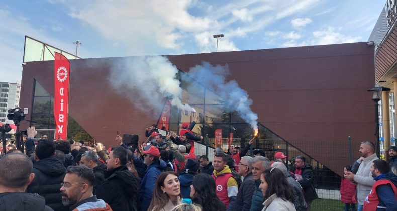 Boyun eğmeyen işçiler kazandı :”Seyhan Belediyesi işçileri haklı taleplerini aldı”